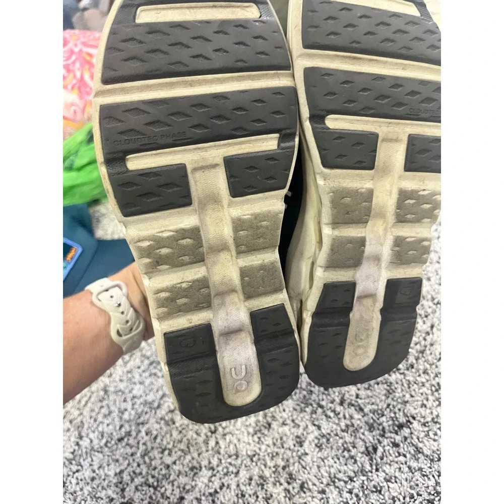 On Running Cloudsurfer CloudTec Phase Black White Kids 4 Athletic Sneakers Shoes